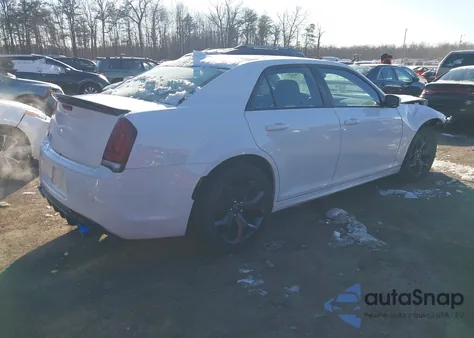 2023 Chrysler 300 Touring L z USA, uszkodzony, nr VIN 2C3CCADG4PH706898